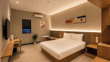 Superior Double Room | Minibar, desk, free WiFi, bed sheets