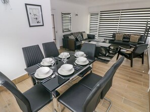 Dining - 34 Croft Court, Pembrokeshire. (Tenby)