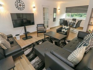 Living area - 34 Croft Court, Pembrokeshire. (Tenby)