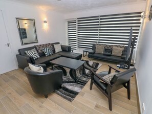 Living area - 34 Croft Court, Pembrokeshire. (Tenby)