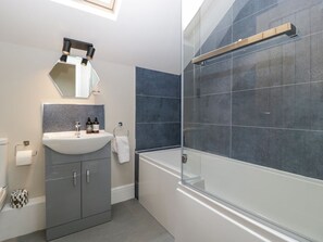 Shower - The Old Chapel, Dorstone (Hereford)