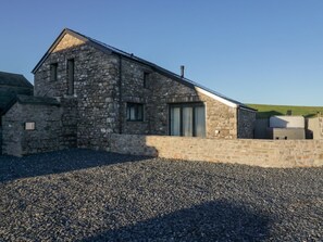 Exterior - Apple Tree Barn is in Cumbria. (Dalton-in-Furness)