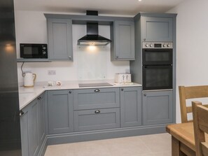 Private kitchen - Apple Tree Barn is in Cumbria. (Dalton-in-Furness)