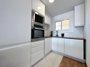 Private kitchen - Apartment with Pool and Parking in Salou (Salou)