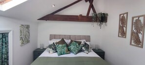 2 bedrooms, WiFi - Courthouse Cottage, Eckington. (Sheffield)