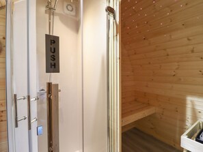 Spa - Caban Tirion, Dolgellau, Wales (Machynlleth)