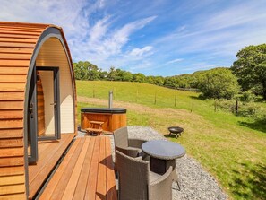 Outdoor dining - Briallen: A Cozy Retreat in Dolgellau (Bontddu)