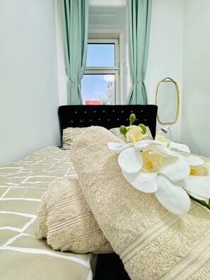 Room - Simple Private Room Steps from Augarten (Wien)