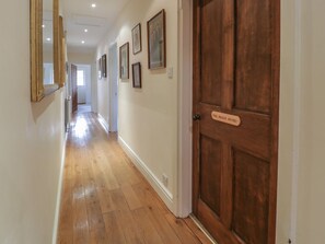 Interior - Cedar Gardens, Llanbedr-Dyffryn-Clwyd (Ruthin)