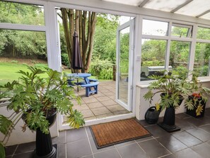 Terrace/patio - Cedar Gardens, Llanbedr-Dyffryn-Clwyd (Ruthin)