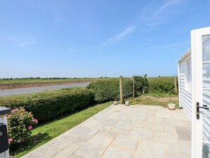 Terrace/patio - The Sir Peter Scott Lighthouse, Sutton Bridge (Spalding)
