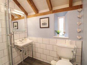 Shower - The Milk House, Wirksworth (Matlock)