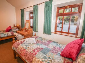 WiFi - Charming Piggery Place Cottage (Buxton)