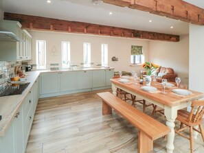 Dishwasher, high chair - The Hay Barn, Thirsk (Thirsk)
