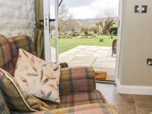 Interior - Saetr Cottage: Pet-Friendly Getaway (Clitheroe)