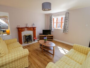 Living area - Abrahams Cottage, Whitby (Whitby)