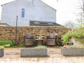 Terrace/patio - Katie's Cottage, Skipton (Skipton)