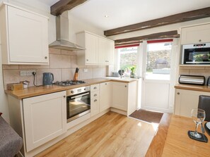 Dishwasher, highchair - Katie's Cottage, Skipton (Skipton)
