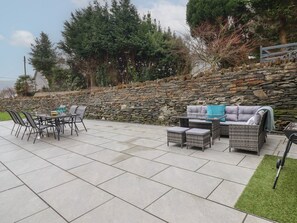Outdoor dining - Ty Mawr, Penrhyndeudraeth (Penrhyndeudraeth)