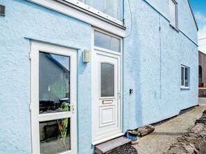 Exterior detail - Victoria House is in Rhosneigr (Rhosneigr)