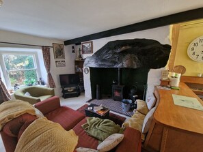 Living area - Quarry Cottage, Blaenau Ffestiniog (Blaenau Ffestiniog)