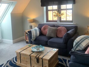 Living area - Woodland View, Richmond (Richmond)