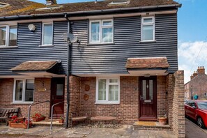 Exterior - RYE HOUSE: Central Location & WiFi (Rye)