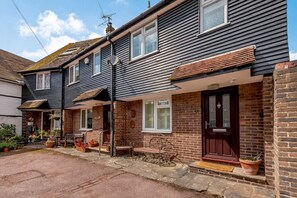 Exterior - RYE HOUSE: Central Location & WiFi (Rye)