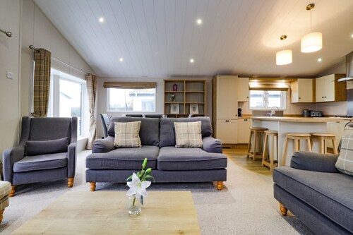 Lodge BR55 at Pevensey Bay, Pevensey Bay