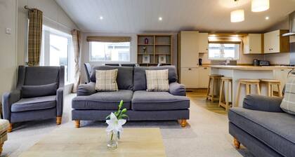 Lodge BR55 at Pevensey Bay, Pevensey Bay