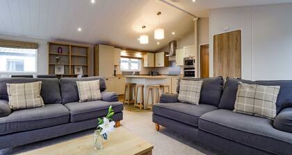 Lodge BR55 at Pevensey Bay, Pevensey Bay