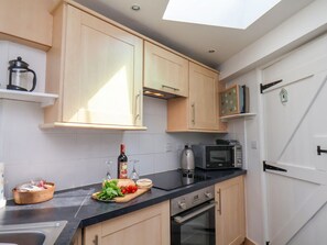 Private kitchen - Steps Cottage, North Yorkshire (Whitby)