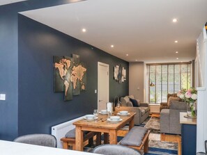 Dining - The Dollhouse, Cayton Bay 3 bed (Scarborough)