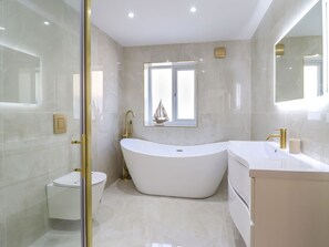 Shower - Blackrock Gem, Morfa Bychan (Porthmadog)