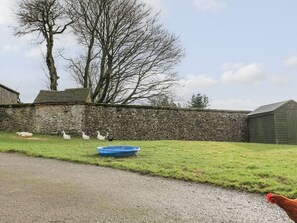 Property grounds - Charming Number 5 with WiFi (Buxton)