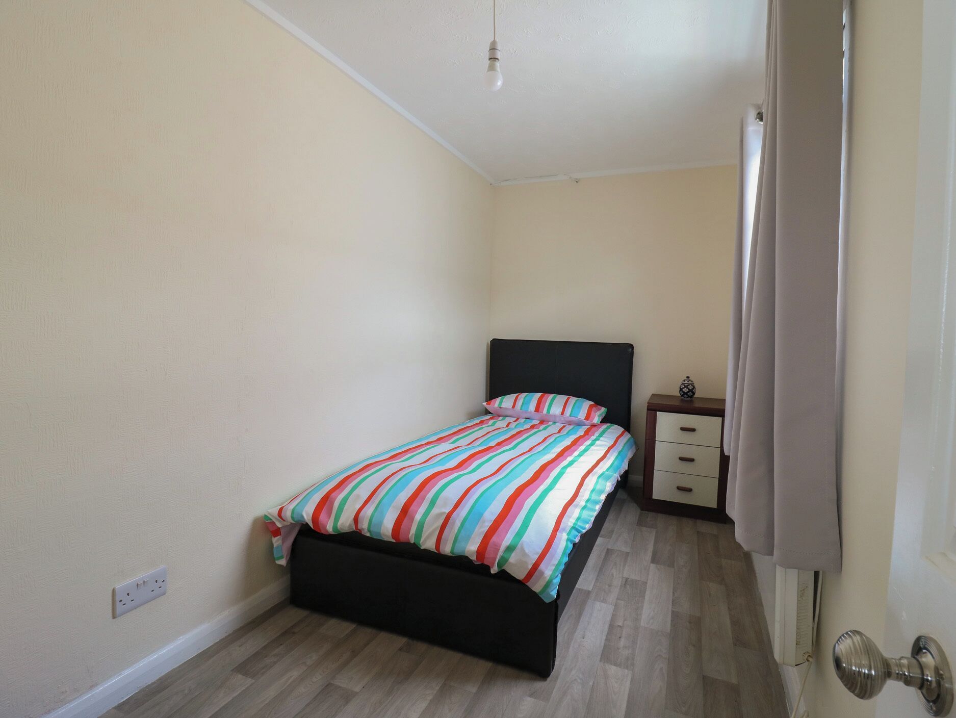 Cottage | 2 bedrooms, individually decorated, individually furnished