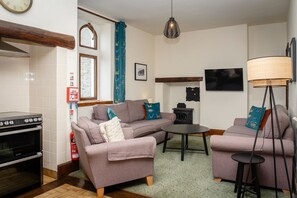 Living area - Clock Tower Apartment in Devon (Ilfracombe)