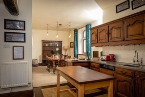 High chair - Clock Tower Apartment in Devon (Ilfracombe)