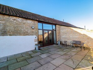 Outdoor dining - The Old Workshop, Scarborough (Scarborough)