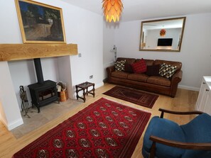 Living area - Riber View: A Scenic Retreat (Matlock)