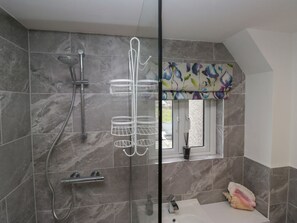 Shower - Yewdale View Apartment, 1 bed. (Coniston)