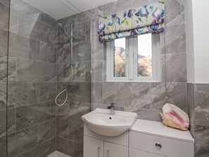 Shower - Yewdale View Apartment, 1 bed. (Coniston)