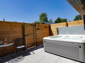 Terrace/patio - The Stables, Hereford (Hereford)