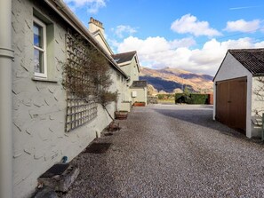 Property grounds - Fox Howe Thornthwaite, Cumbria (Keswick)