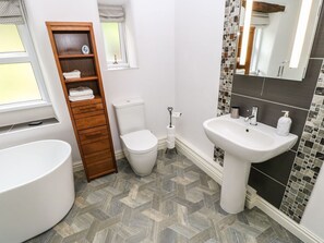 Shower - 27 Bongate, Appleby-In-Westmorland (Appleby-in-Westmorland)