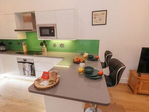 Dishwasher, high chair - Repton @ Engine Shed - Whitby Retreat (Whitby)