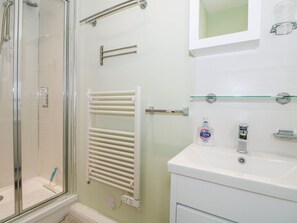 Shower - 5 FIRLE ROAD ANNEXE, Open-plan, WiFi, Lancing (Lancing)