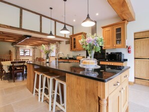 Private kitchen - Grove Farm, Cardington. 6 bed. (Church Stretton)
