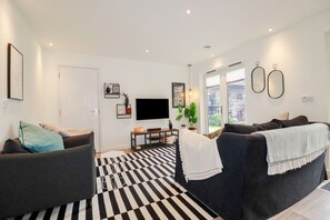 Living area - Treveglos: No. 9 in Porthtowan (Truro)
