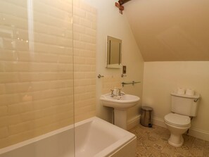 Shower - Manor House, Tadcaster (York)